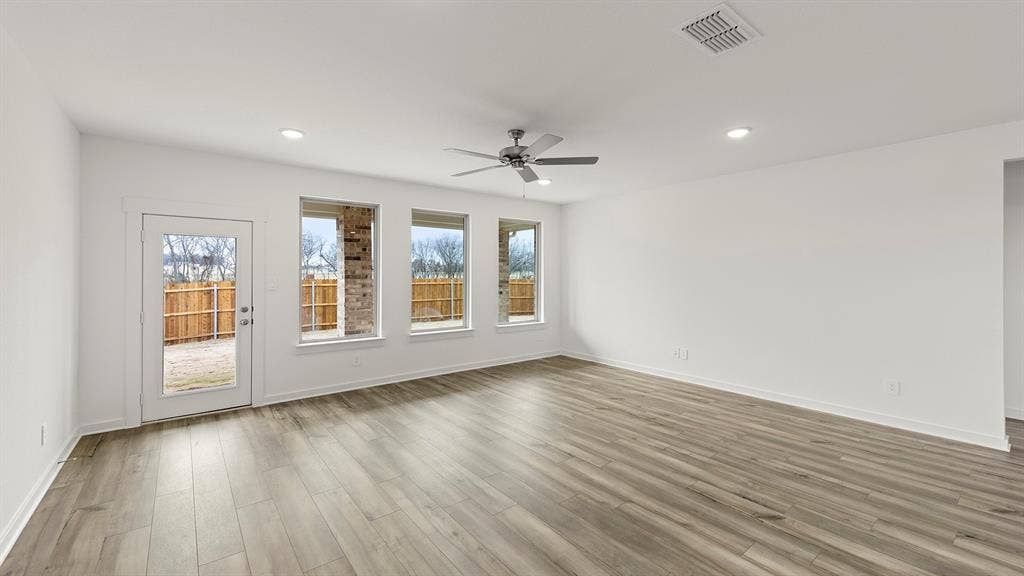727 Clear Air Way, Lavon, TX 75166 Olive Family Room 2