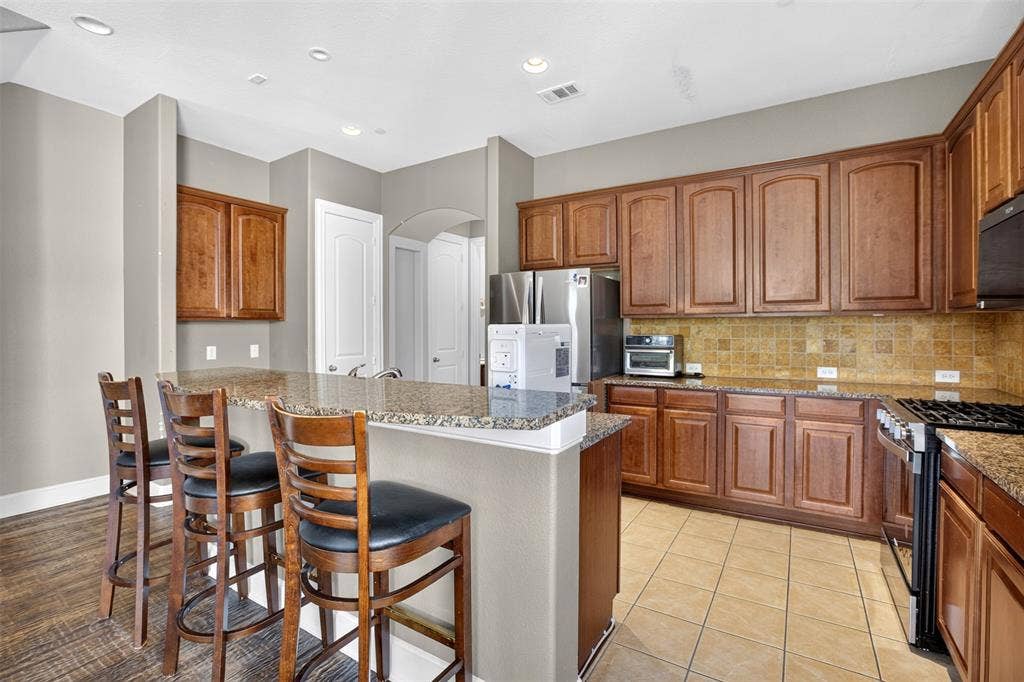 1563 Camino Lago, Irving, TX 75039 1563 Camino Lago, Irving, TX 75039