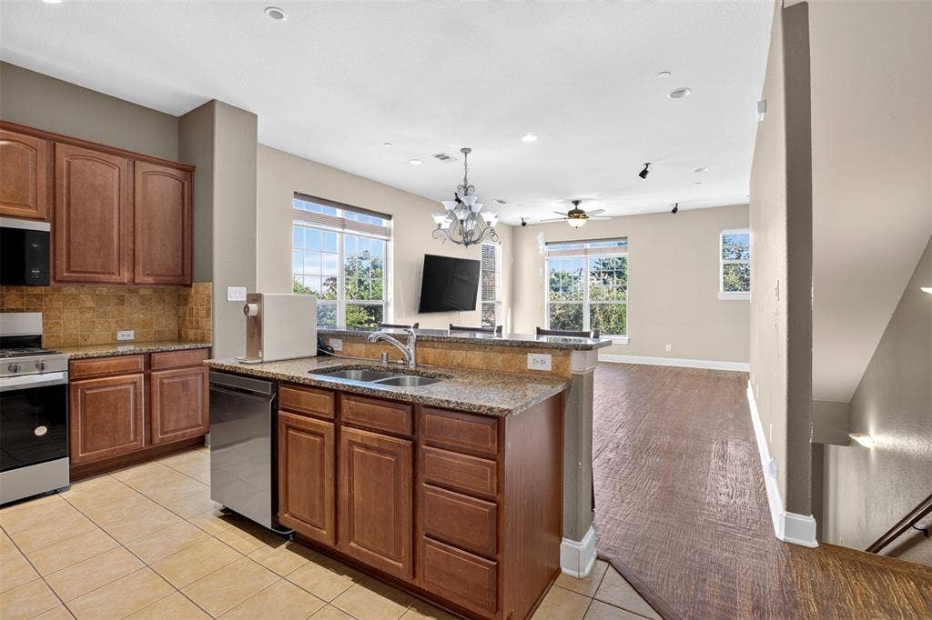 1563 Camino Lago, Irving, TX 75039 1563 Camino Lago, Irving, TX 75039