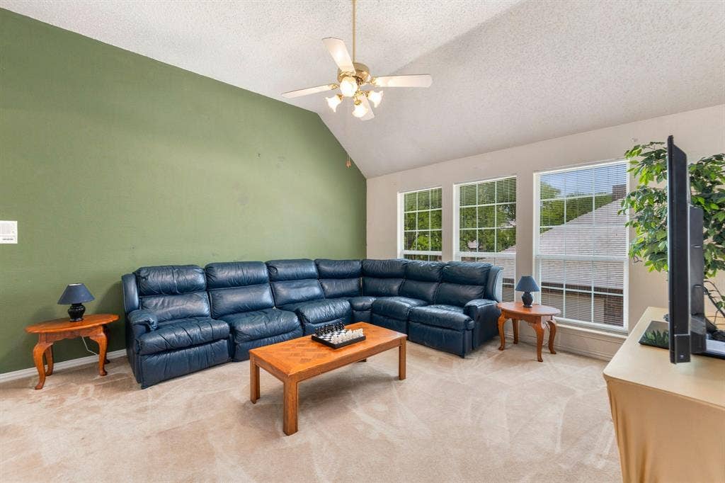 534 Winston Street, Grand Prairie, TX 75052 534 Winston Street, Grand Prairie, TX 75052