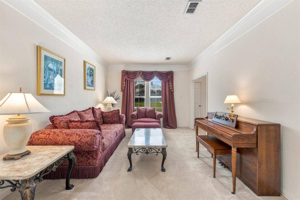 534 Winston Street, Grand Prairie, TX 75052 534 Winston Street, Grand Prairie, TX 75052