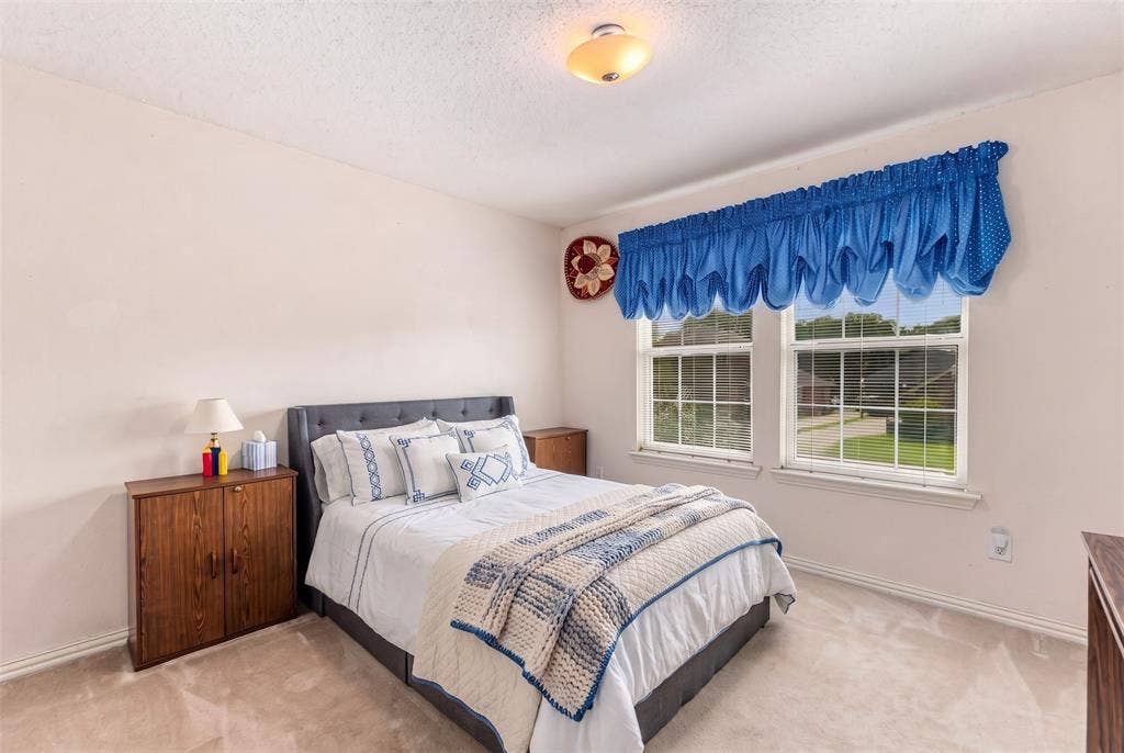534 Winston Street, Grand Prairie, TX 75052 534 Winston Street, Grand Prairie, TX 75052