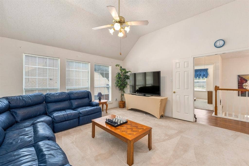 534 Winston Street, Grand Prairie, TX 75052 534 Winston Street, Grand Prairie, TX 75052