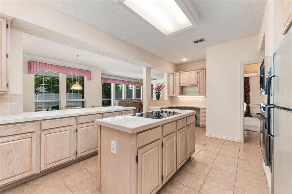534 Winston Street, Grand Prairie, TX 75052 534 Winston Street, Grand Prairie, TX 75052