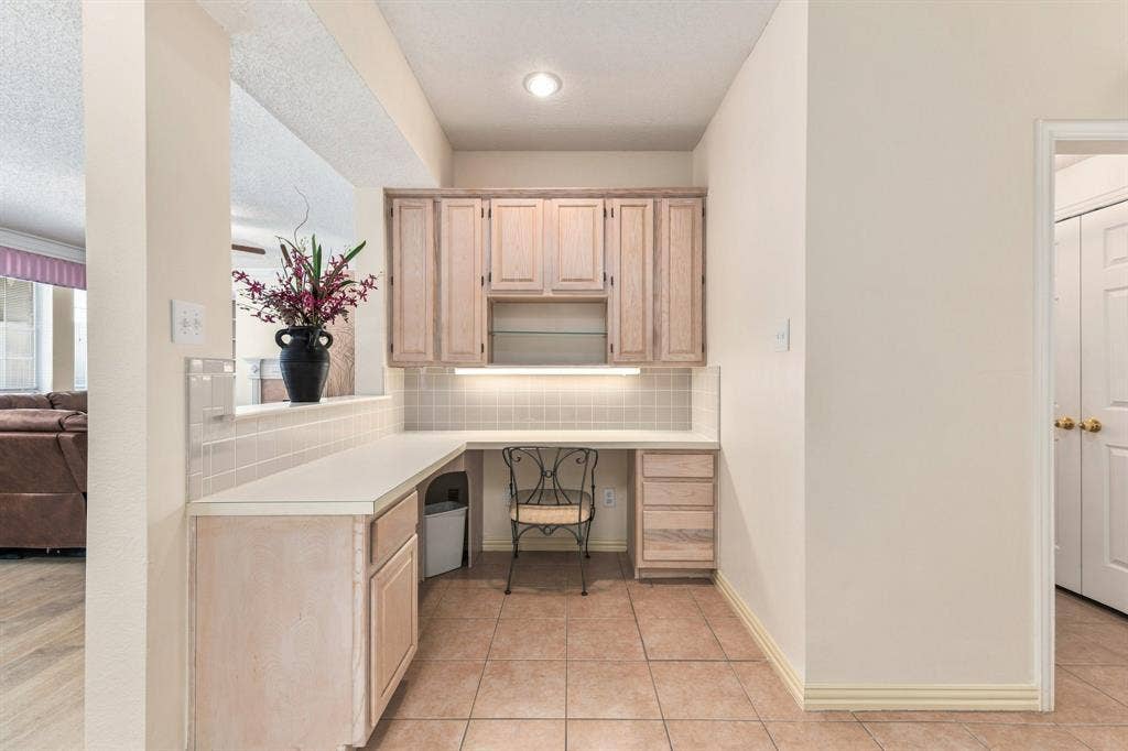 534 Winston Street, Grand Prairie, TX 75052 534 Winston Street, Grand Prairie, TX 75052