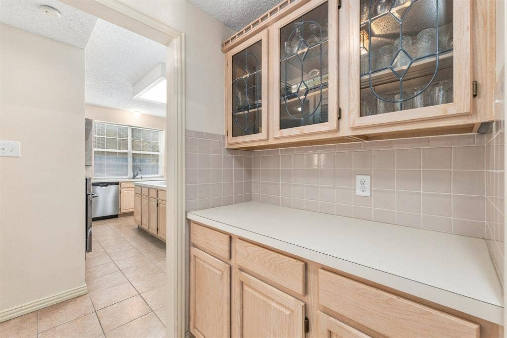 534 Winston Street, Grand Prairie, TX 75052 534 Winston Street, Grand Prairie, TX 75052