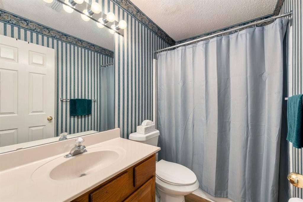 534 Winston Street, Grand Prairie, TX 75052 534 Winston Street, Grand Prairie, TX 75052