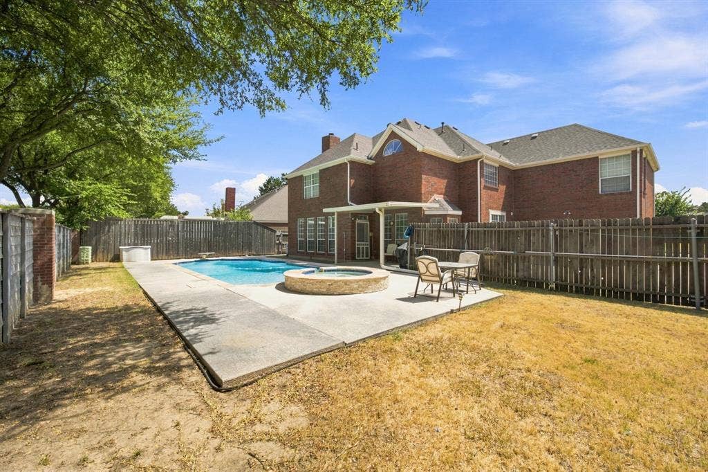 534 Winston Street, Grand Prairie, TX 75052 534 Winston Street, Grand Prairie, TX 75052
