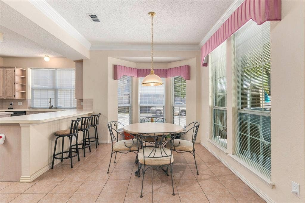 534 Winston Street, Grand Prairie, TX 75052 534 Winston Street, Grand Prairie, TX 75052