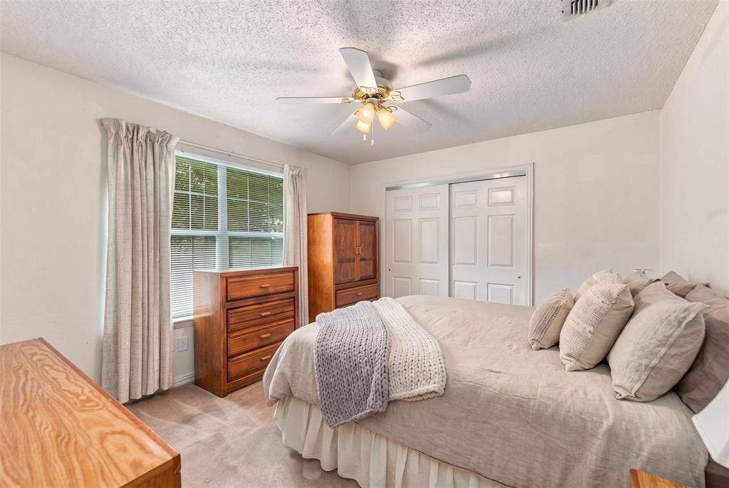 534 Winston Street, Grand Prairie, TX 75052 534 Winston Street, Grand Prairie, TX 75052