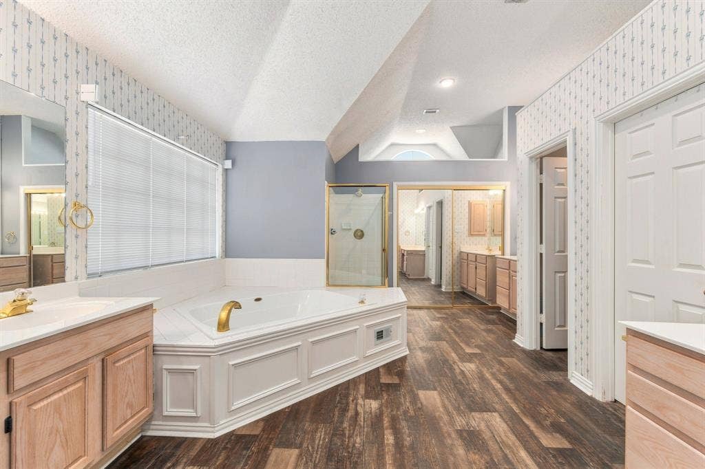 534 Winston Street, Grand Prairie, TX 75052 534 Winston Street, Grand Prairie, TX 75052