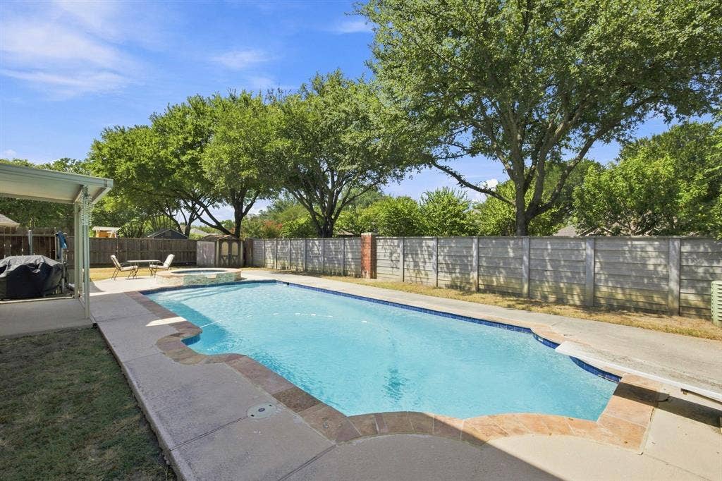 534 Winston Street, Grand Prairie, TX 75052 534 Winston Street, Grand Prairie, TX 75052