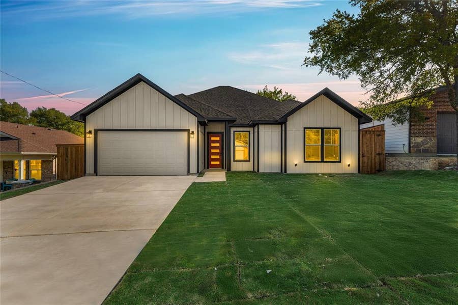 Property photo for 257 Billingslea Drive, Mansfield, TX