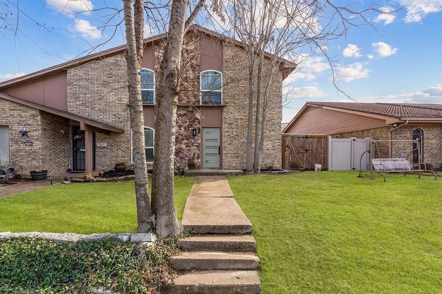 Property photo for 2730 Golfing Green Drive, Farmers Branch, TX