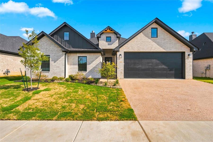 Property photo for 13045 Rainier Drive, Woodway, TX