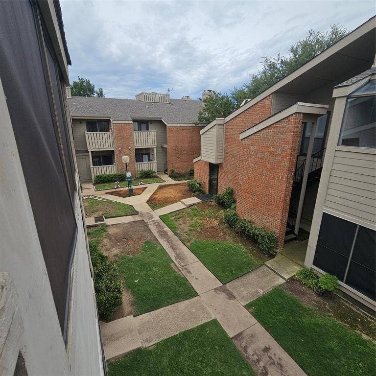 9600 ROYAL, #612, Dallas, TX 75243 View of yard