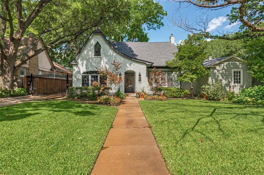 Property photo for 1151 N Winnetka Avenue, Dallas, TX