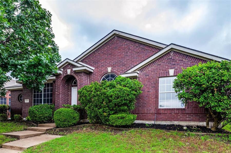 Property photo for 815 Bonnie Court, Allen, TX