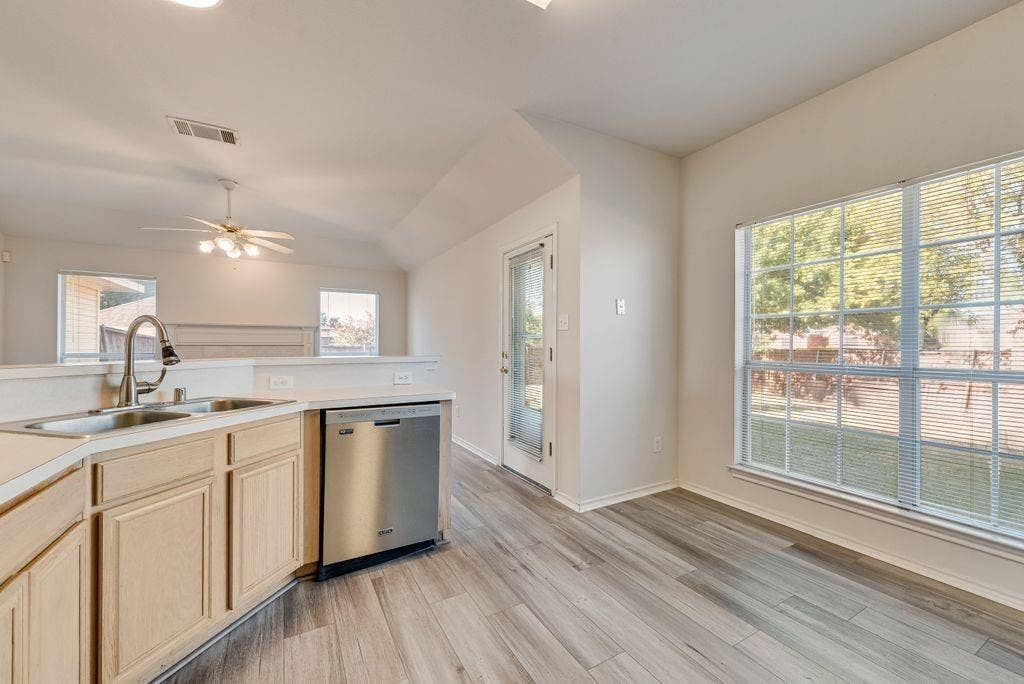 2848 Saint Croix Avenue, Lancaster, TX 75146 2848 Saint Croix Avenue, Lancaster, TX 75146