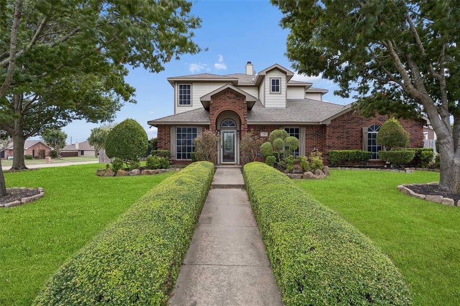 Property photo for 730 S Ridge Drive, Midlothian, TX