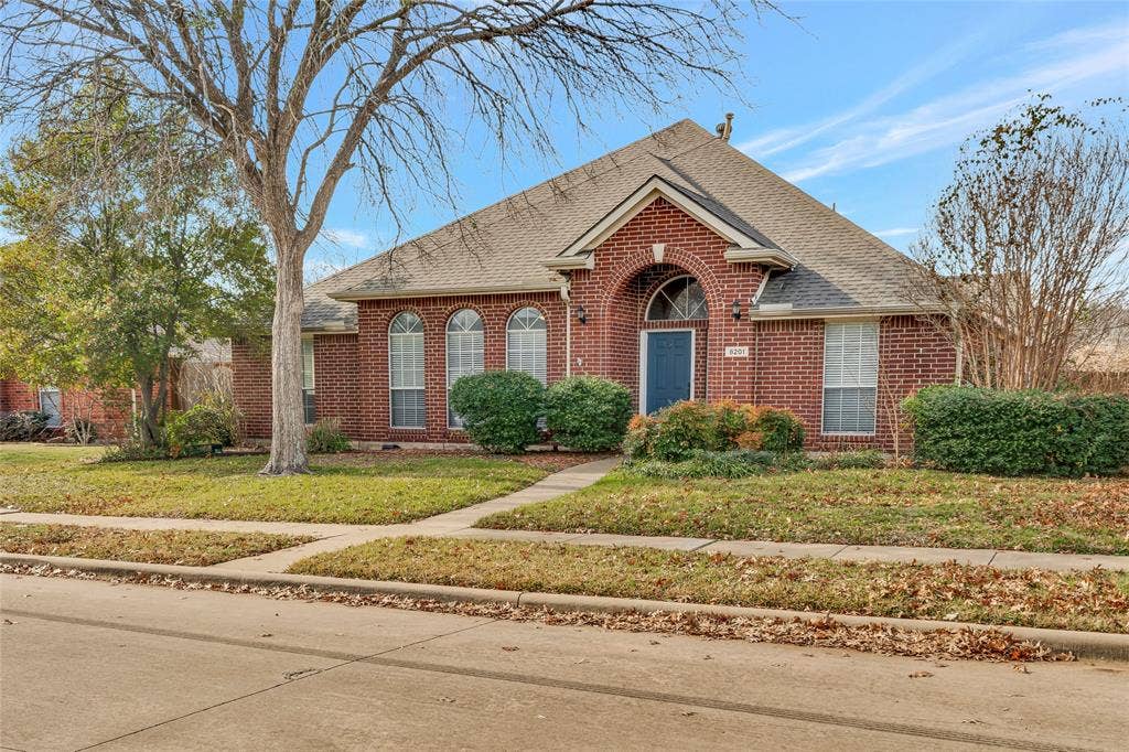 8201 Pacific Street, Frisco, TX 75035 8201 Pacific Street, Frisco, TX 75035