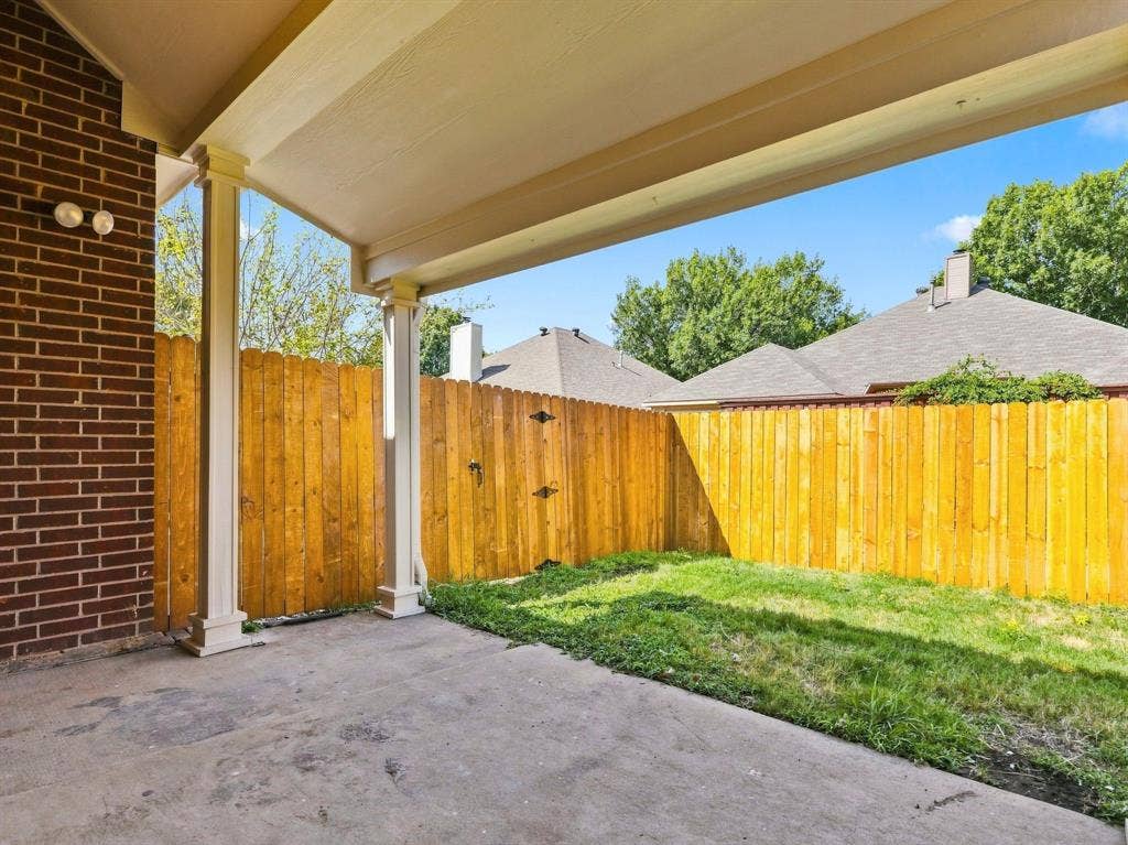 8201 Pacific Street, Frisco, TX 75035 8201 Pacific Street, Frisco, TX 75035