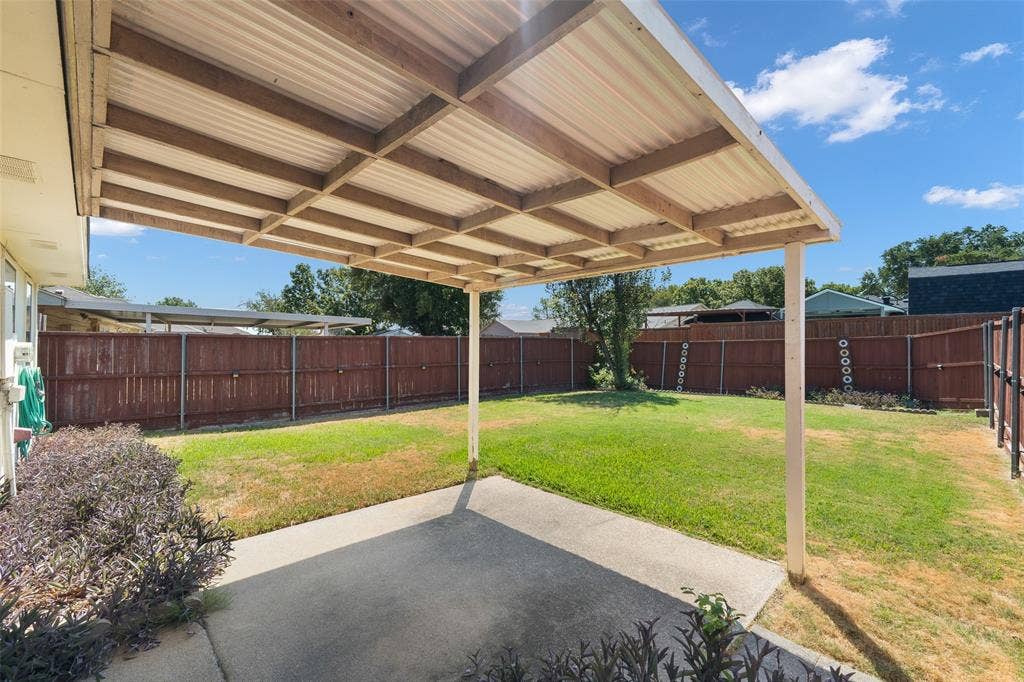 1002 Courtney Drive, Mesquite, TX 75150 Covered 10'X10' back patio