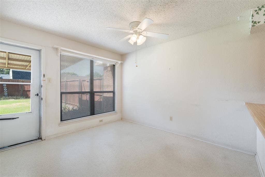 1002 Courtney Drive, Mesquite, TX 75150 Eat-in kitchen area with great views looking towards the backyard.
