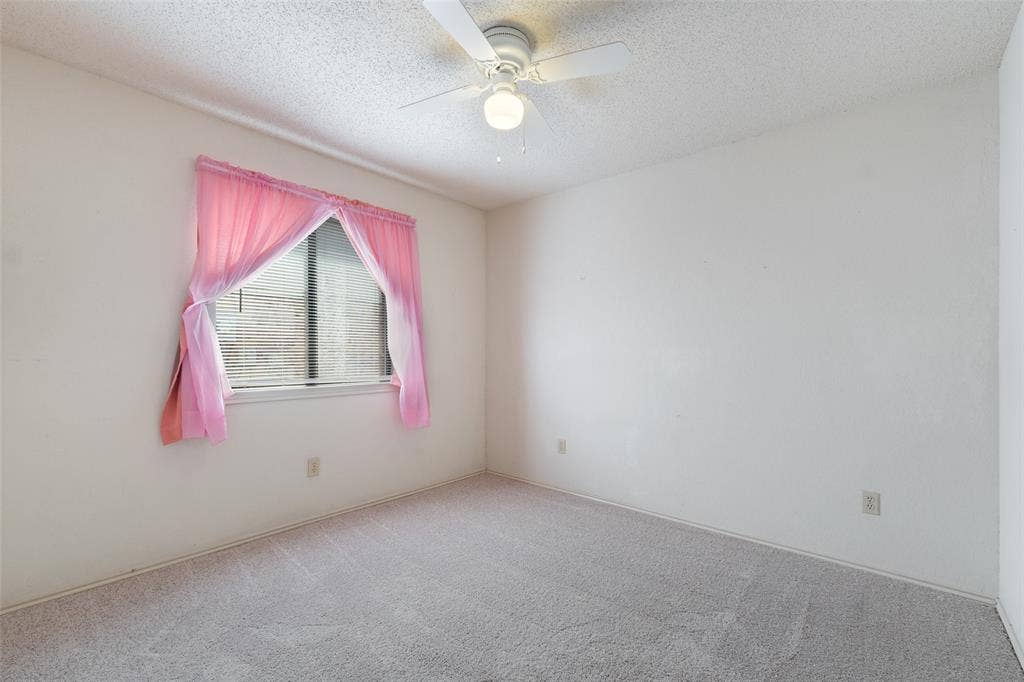 1002 Courtney Drive, Mesquite, TX 75150 Additional photo of guest room.
