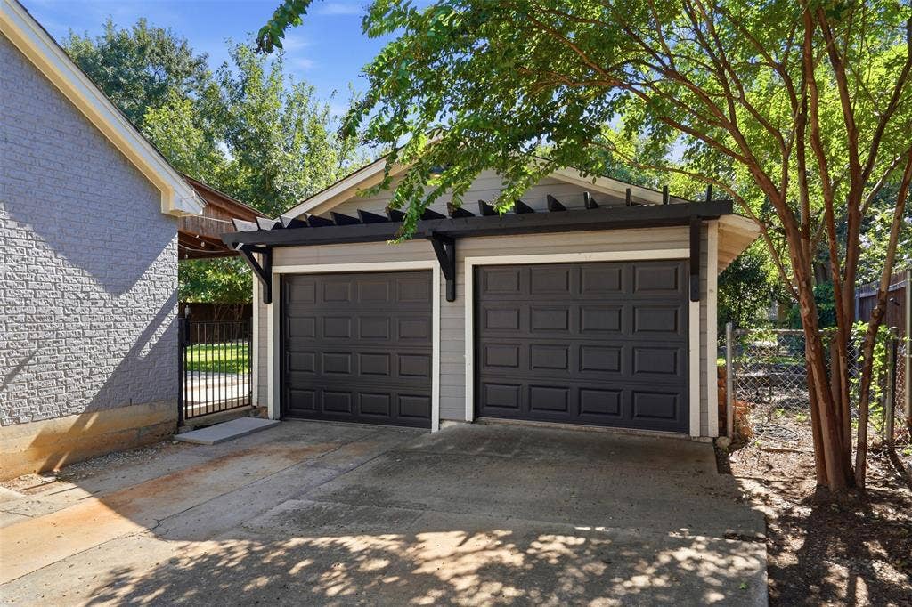 3709 Wildwood Road, Fort Worth, TX 76107