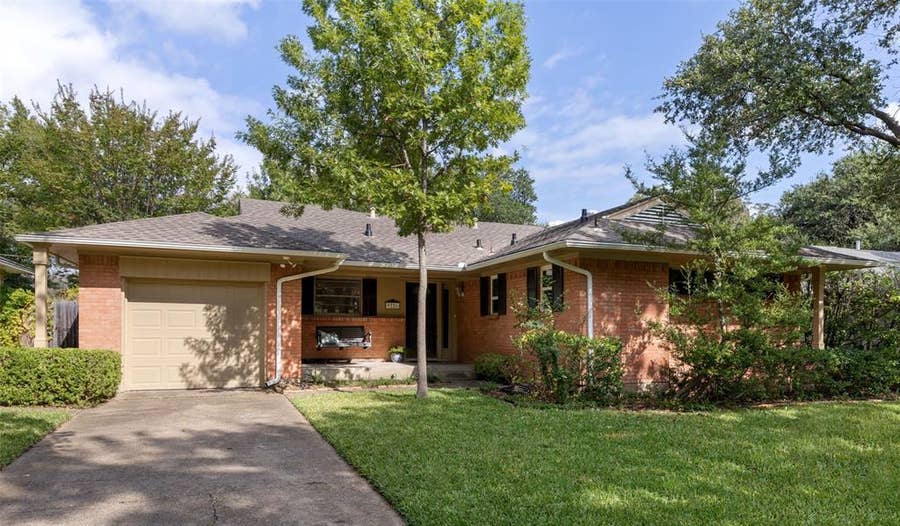 Property photo for 9226 Livenshire Drive, Dallas, TX