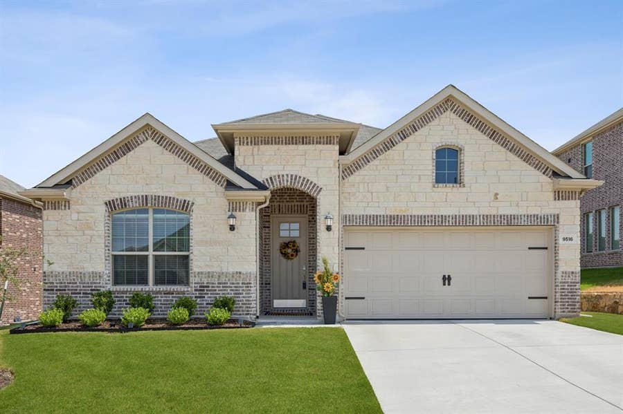 Property photo for 9516 Capehart Road, Fort Worth, TX