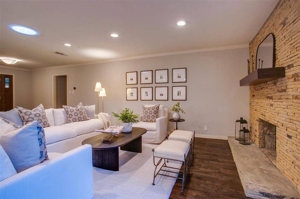 3918 Royal Palms Court, Dallas, TX 75244 Another view of the light-filled central Living Room and its generous proportions.