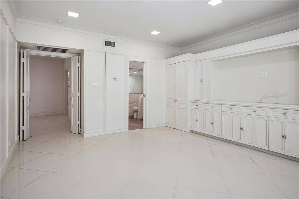 6146 Averill Way, #106E, Dallas, TX 75225 6146 Averill Way, #106E, Dallas, TX 75225