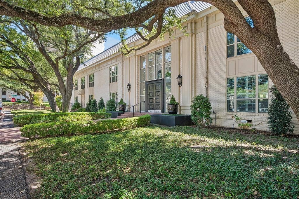 6146 Averill Way, #106E, Dallas, TX 75225 6146 Averill Way, #106E, Dallas, TX 75225