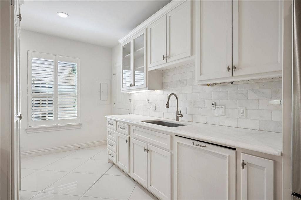 6146 Averill Way, #106E, Dallas, TX 75225 6146 Averill Way, #106E, Dallas, TX 75225