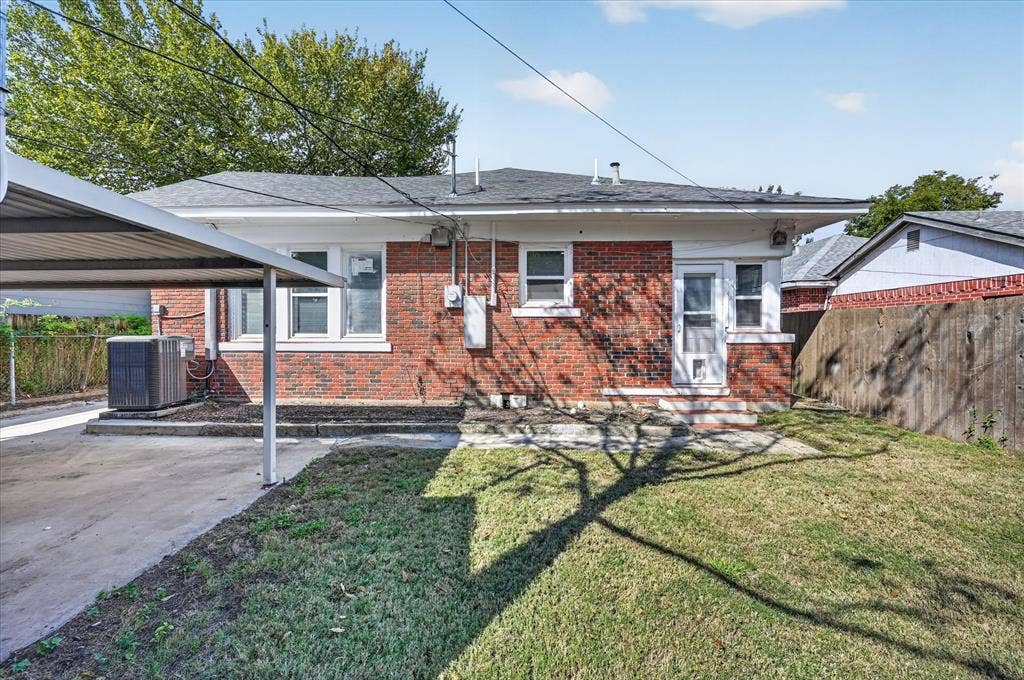316 S Montreal Avenue, Dallas, TX 75208 316 S Montreal Avenue, Dallas, TX 75208