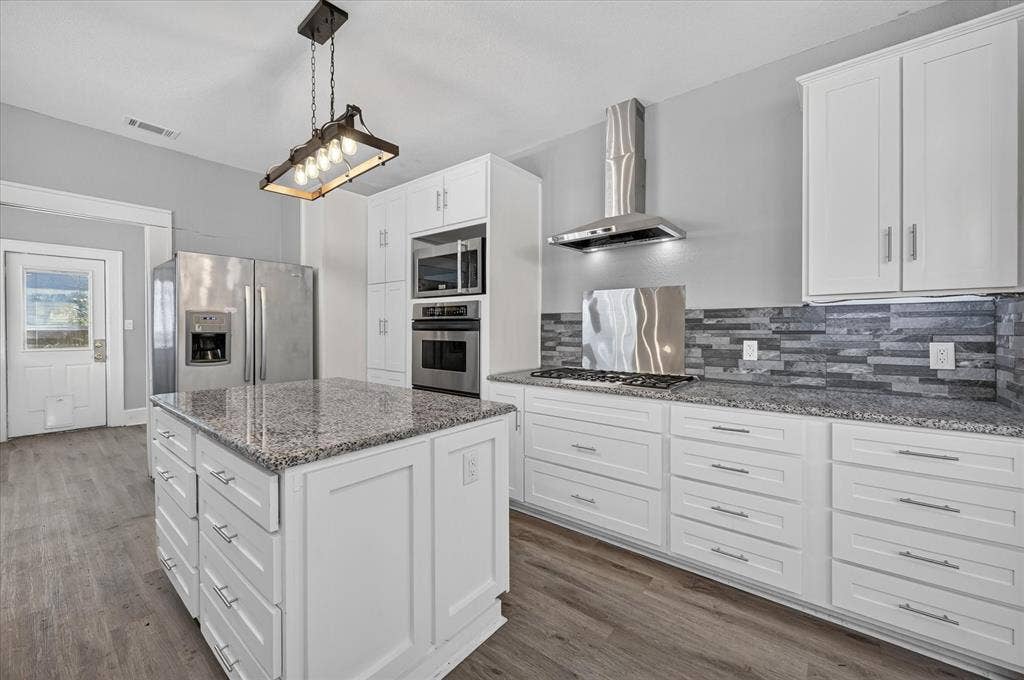316 S Montreal Avenue, Dallas, TX 75208 316 S Montreal Avenue, Dallas, TX 75208