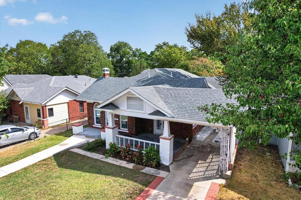 316 S Montreal Avenue, Dallas, TX 75208 316 S Montreal Avenue, Dallas, TX 75208
