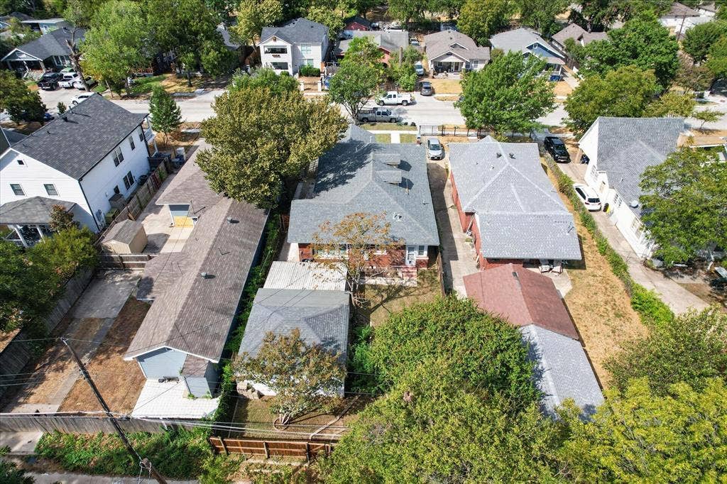 316 S Montreal Avenue, Dallas, TX 75208 316 S Montreal Avenue, Dallas, TX 75208