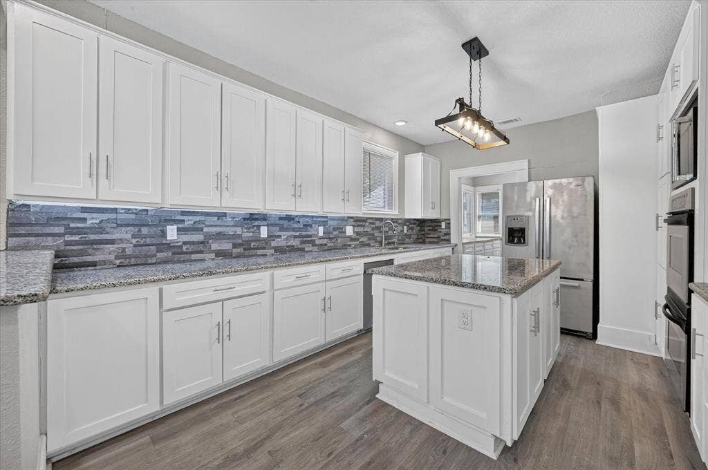 316 S Montreal Avenue, Dallas, TX 75208 316 S Montreal Avenue, Dallas, TX 75208