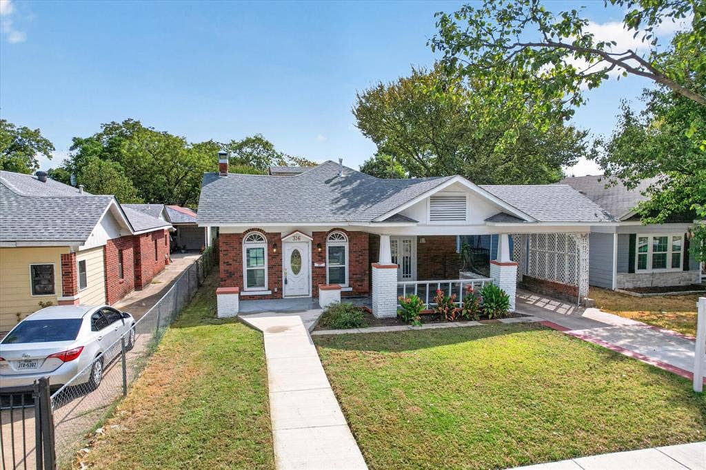 316 S Montreal Avenue, Dallas, TX 75208 316 S Montreal Avenue, Dallas, TX 75208