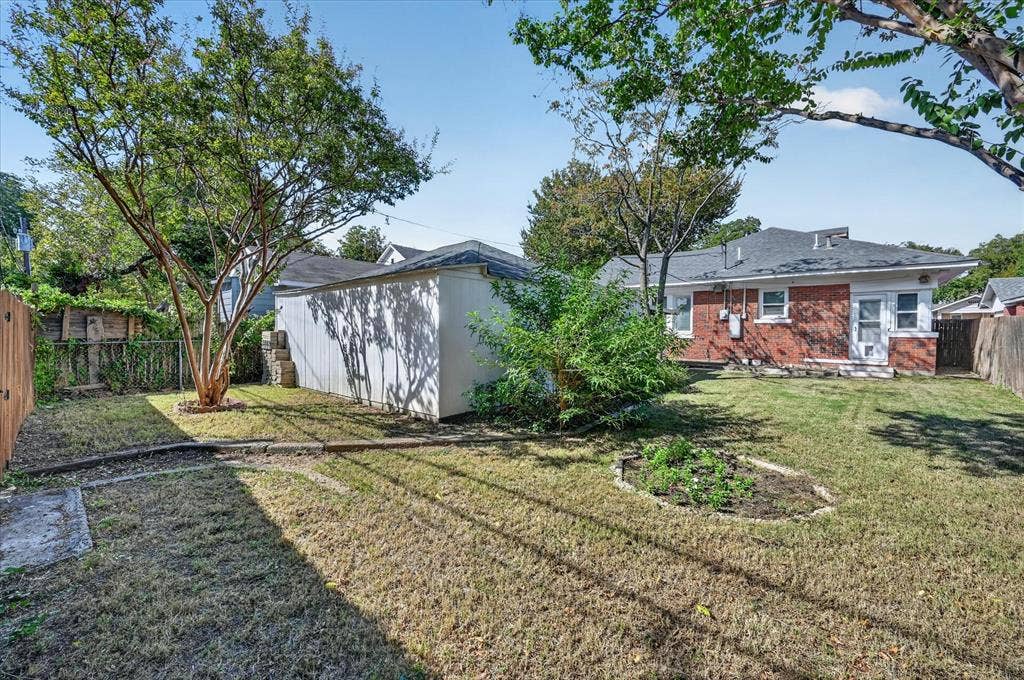 316 S Montreal Avenue, Dallas, TX 75208 316 S Montreal Avenue, Dallas, TX 75208