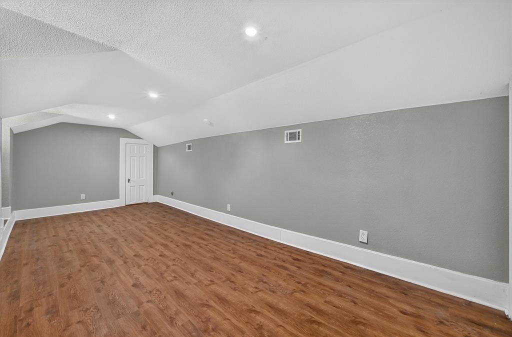 316 S Montreal Avenue, Dallas, TX 75208 316 S Montreal Avenue, Dallas, TX 75208