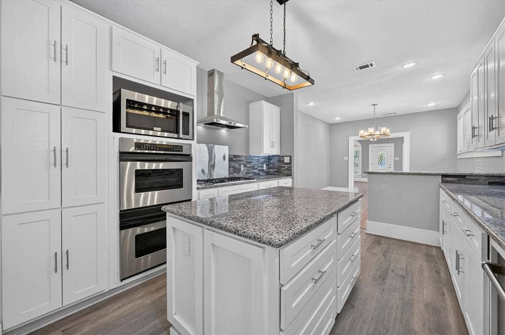316 S Montreal Avenue, Dallas, TX 75208 316 S Montreal Avenue, Dallas, TX 75208