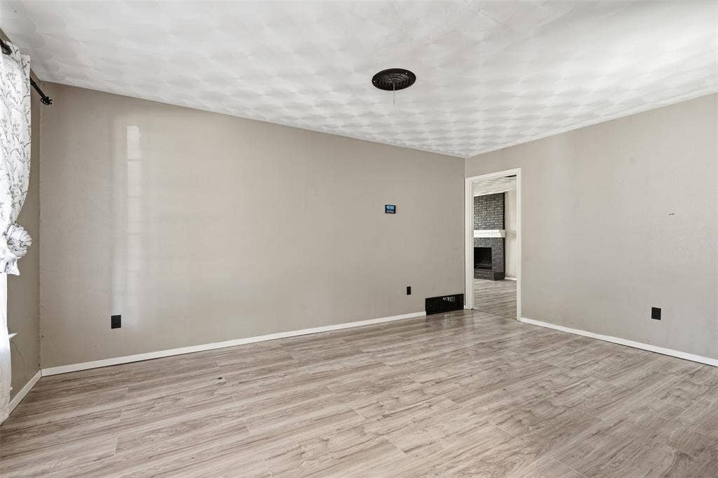 439 Shorewood Drive, Duncanville, TX 75116 Dining room, living area or flex space