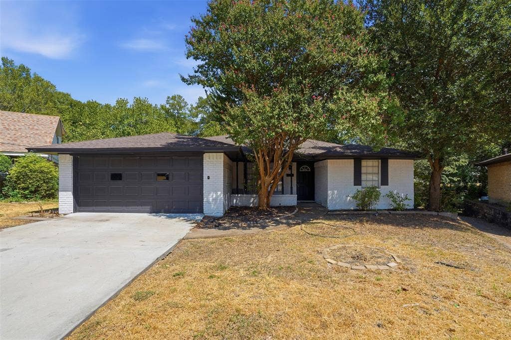 439 Shorewood Drive, Duncanville, TX 75116 Classic ranch style home on a large creek lot