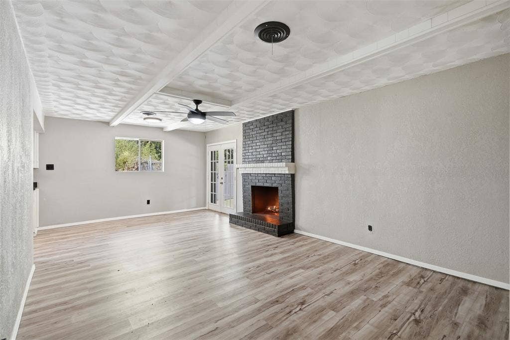 439 Shorewood Drive, Duncanville, TX 75116 Den