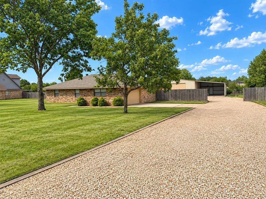 Property photo for 141 S Meadowbrook Drive, Pottsboro, TX