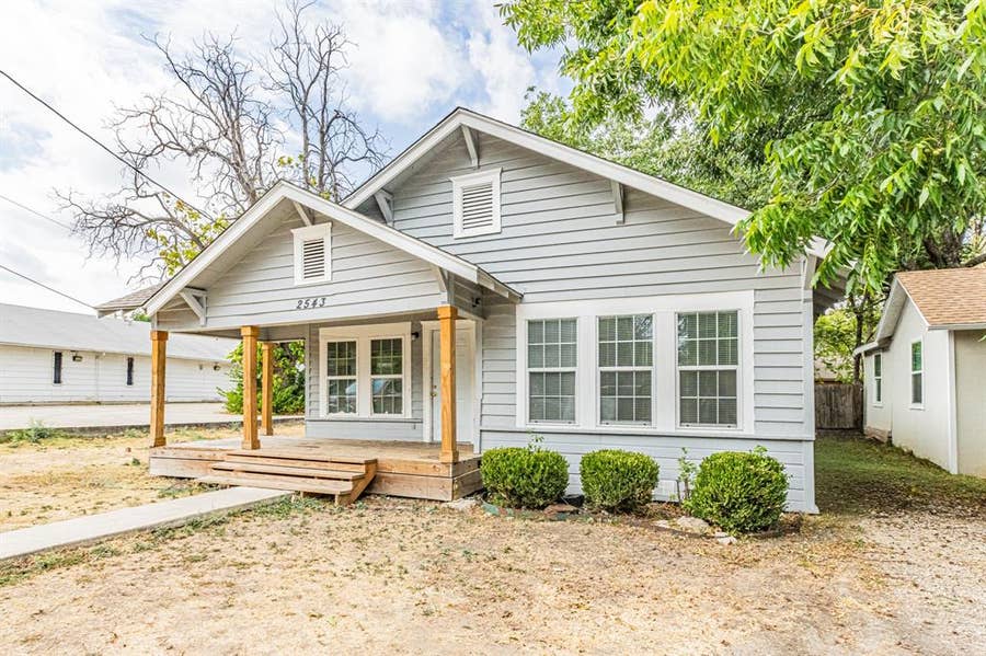 Property photo for 2543 E Ann Arbor Avenue, Dallas, TX